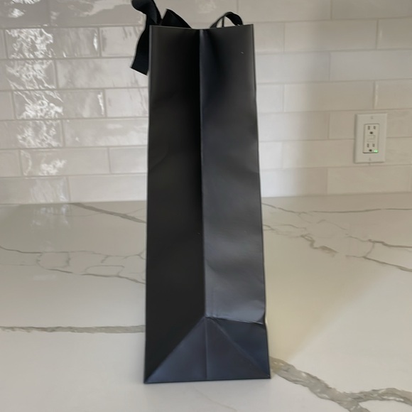 Gucci Black & White Shopping Bag - Picture 3 of 13